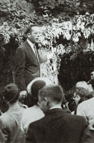 Sukkot 1949 – at the home of Rabbi & Mrs. Braude